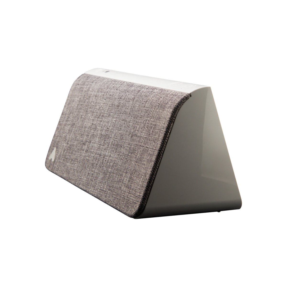KEVIN 3 three-quarter view showing fabric front and side